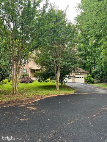 5810 HANNORA LN, Fairfax Station, VA 22039