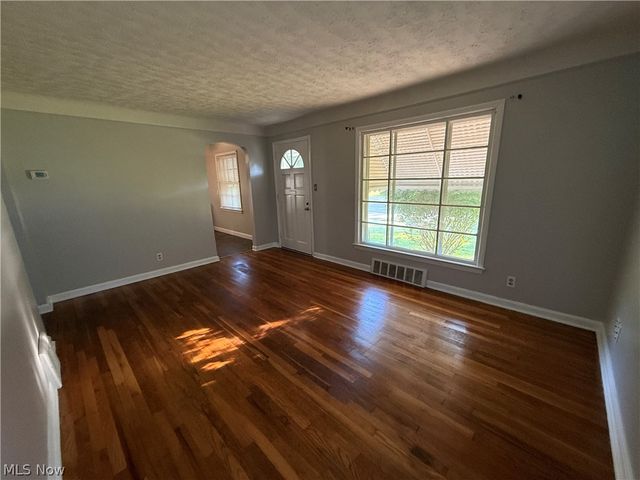 5469 Thomas Street, Maple Heights, OH 44137