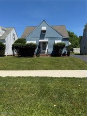 5469 Thomas Street, Maple Heights, OH 44137