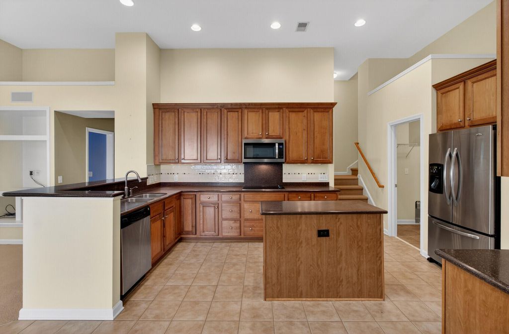 Image 11 of property listing at 152 Back Tee Circle, Summerville, SC 29485