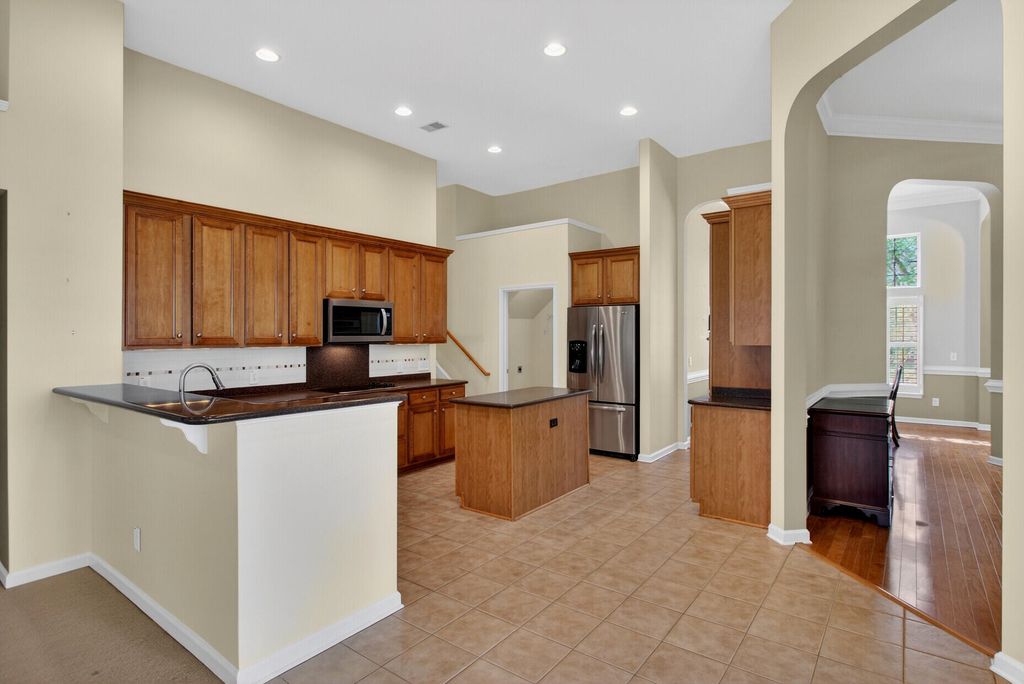 Image 12 of property listing at 152 Back Tee Circle, Summerville, SC 29485