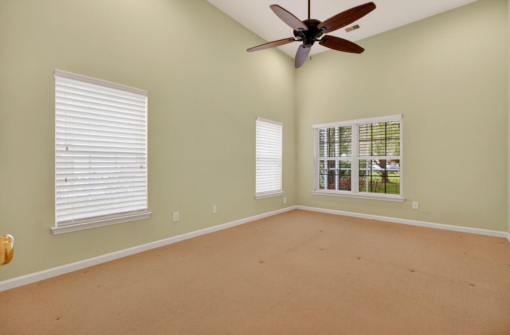 Image 19 of property listing at 152 Back Tee Circle, Summerville, SC 29485