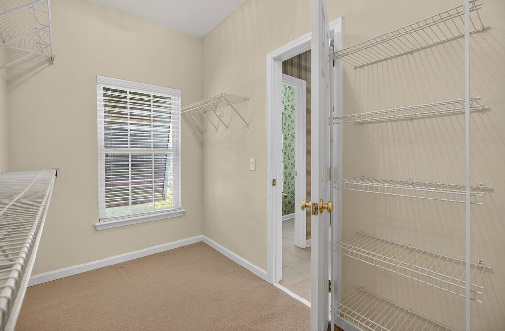 Image 20 of property listing at 152 Back Tee Circle, Summerville, SC 29485