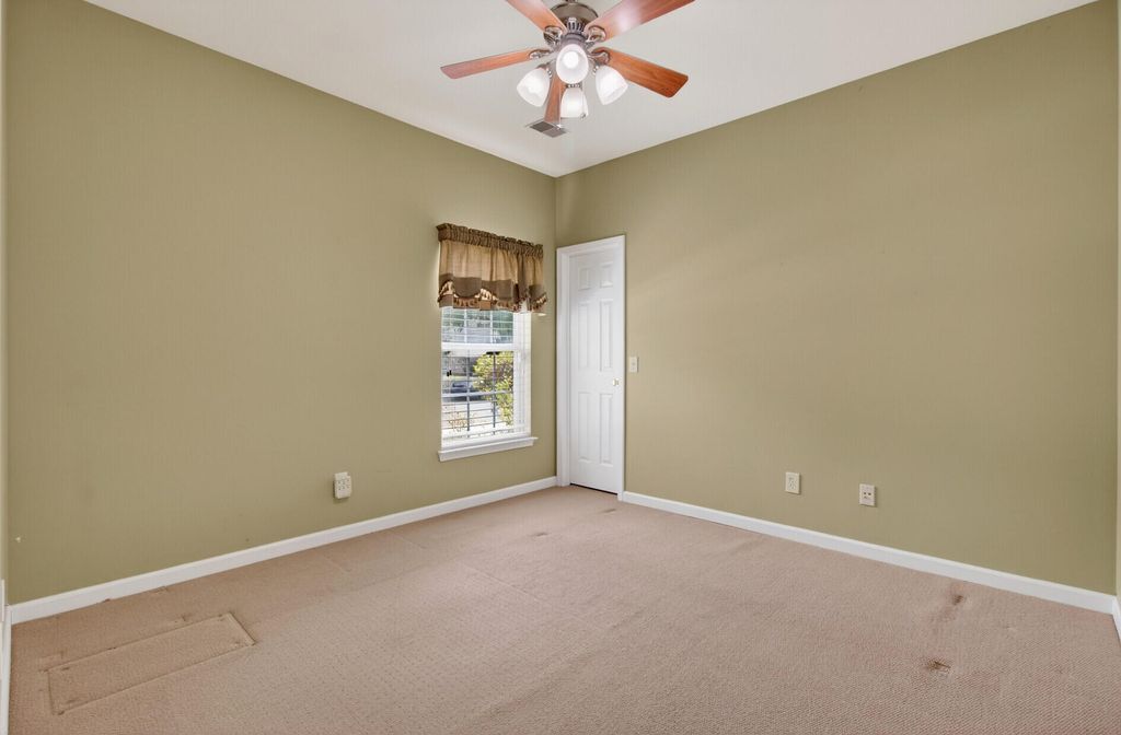 Image 23 of property listing at 152 Back Tee Circle, Summerville, SC 29485