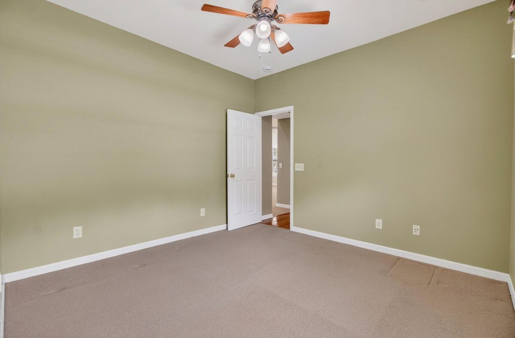 Image 24 of property listing at 152 Back Tee Circle, Summerville, SC 29485