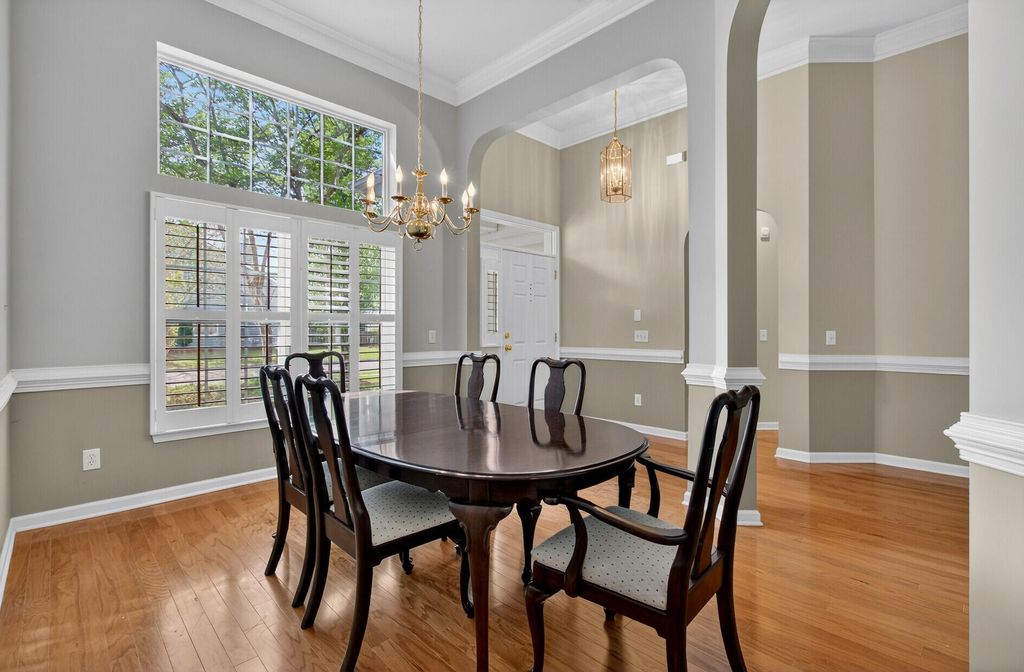 Image 5 of property listing at 152 Back Tee Circle, Summerville, SC 29485