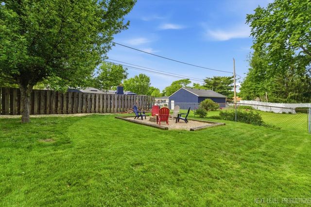 738 Bernadette Lane, Batavia, IL 60510