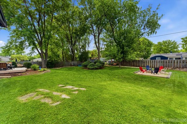 738 Bernadette Lane, Batavia, IL 60510