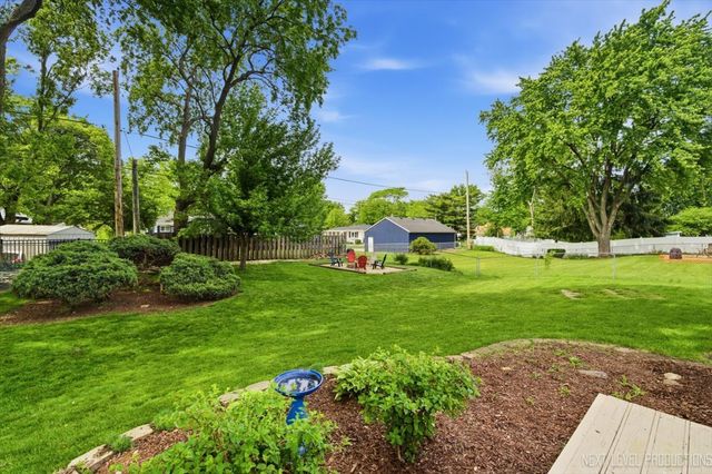 738 Bernadette Lane, Batavia, IL 60510