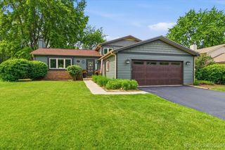 738 Bernadette Lane, Batavia, IL 60510