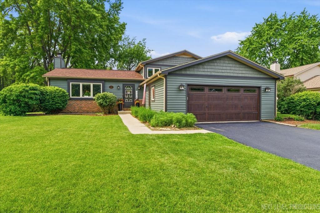 738 Bernadette Lane, Batavia, IL 60510