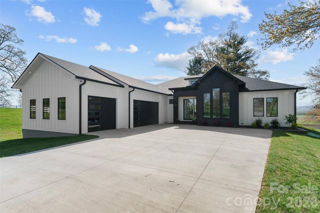 503 Nesbitt Drive, Mills River, NC 28759