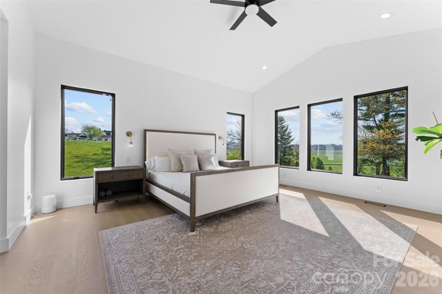 503 Nesbitt Drive, Mills River, NC 28759