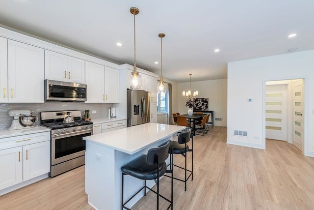 145 N Elmwood Avenue, Wood Dale, IL 60191