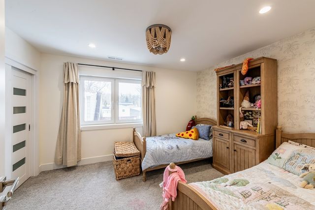 145 N Elmwood Avenue, Wood Dale, IL 60191