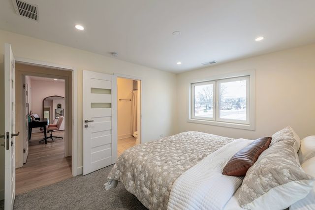 145 N Elmwood Avenue, Wood Dale, IL 60191