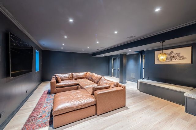 145 N Elmwood Avenue, Wood Dale, IL 60191