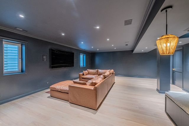 145 N Elmwood Avenue, Wood Dale, IL 60191