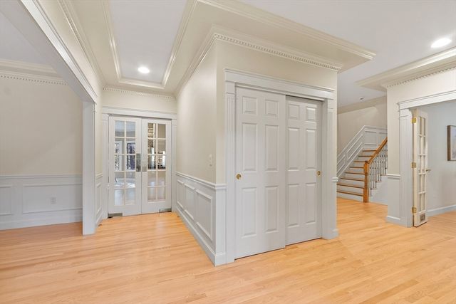 9 Garland Rd, Lincoln, MA 01773