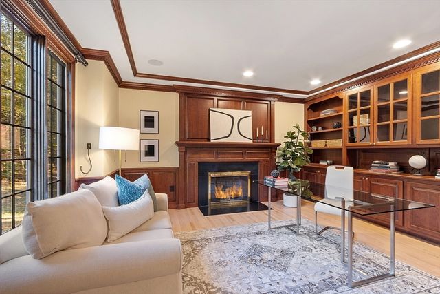 9 Garland Rd, Lincoln, MA 01773