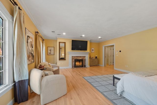 9 Garland Rd, Lincoln, MA 01773