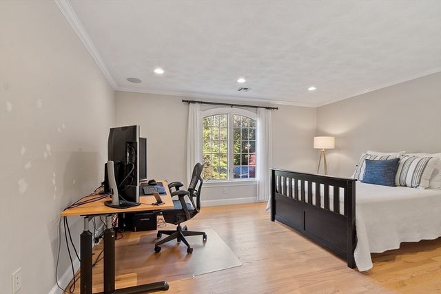 9 Garland Rd, Lincoln, MA 01773