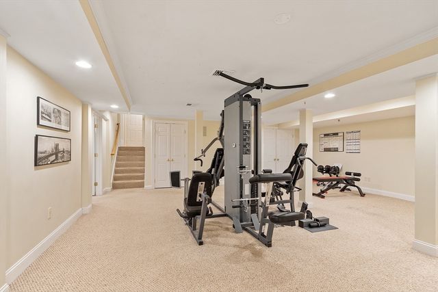 9 Garland Rd, Lincoln, MA 01773