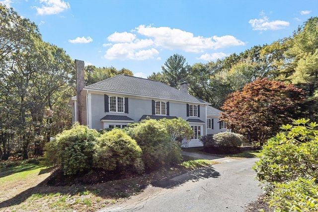 9 Garland Rd, Lincoln, MA 01773