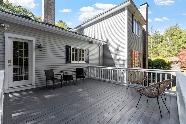 9 Garland Rd, Lincoln, MA 01773