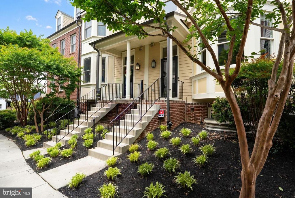 Image 1 of property listing at 24 MAXWELL SQ, Frederick, MD 21701