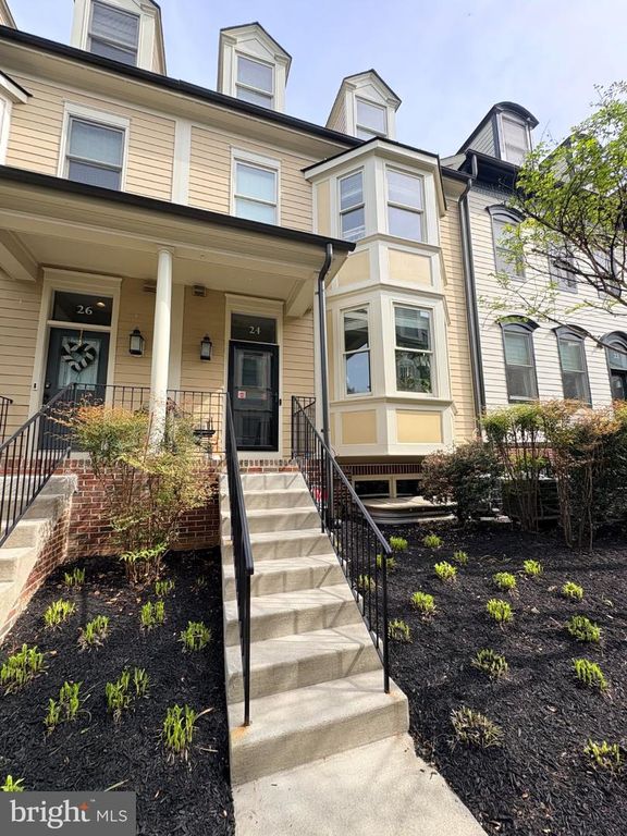 Image 3 of property listing at 24 MAXWELL SQ, Frederick, MD 21701