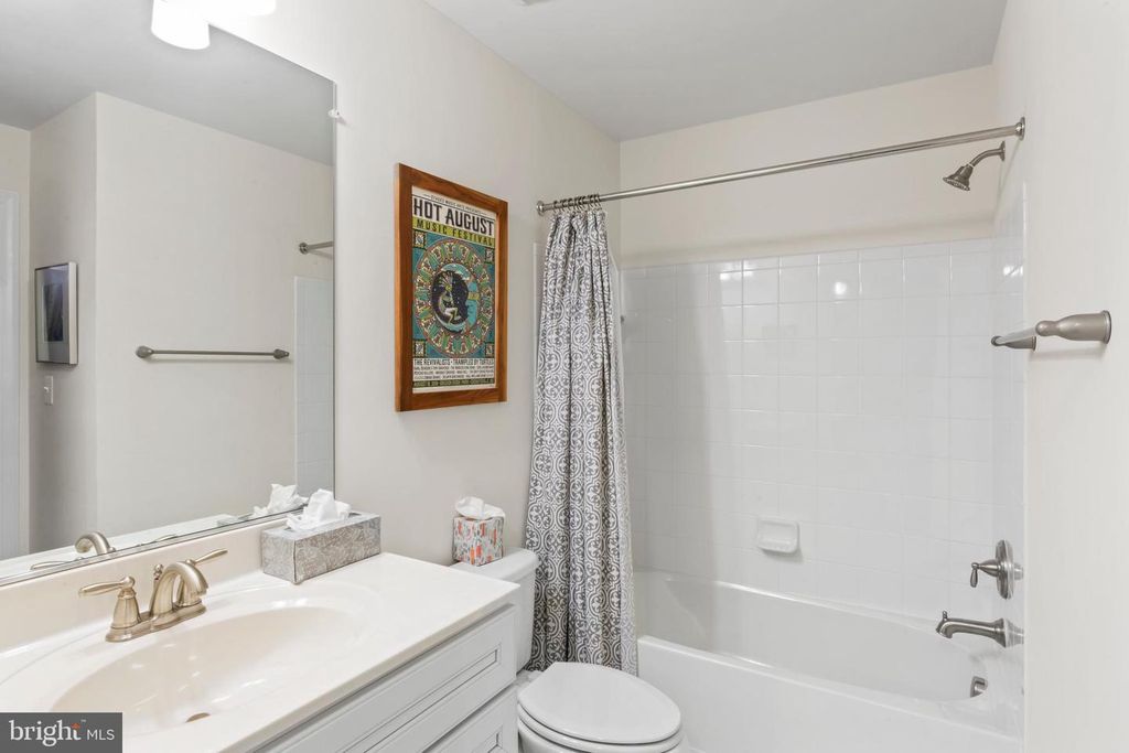 Image 38 of property listing at 24 MAXWELL SQ, Frederick, MD 21701
