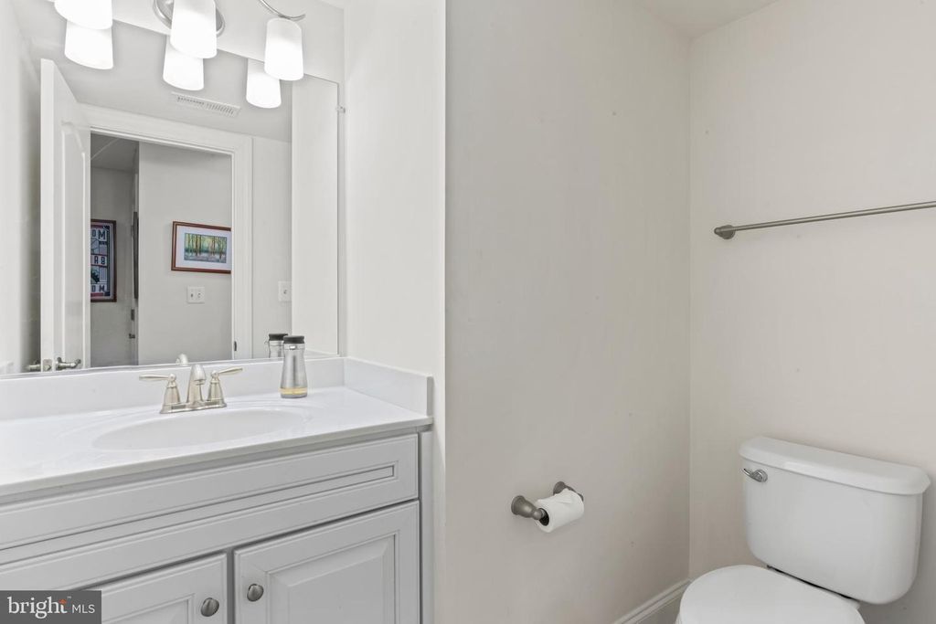 Image 40 of property listing at 24 MAXWELL SQ, Frederick, MD 21701