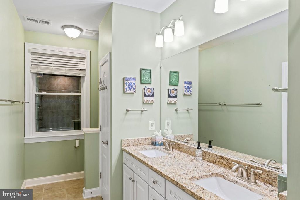 Image 42 of property listing at 24 MAXWELL SQ, Frederick, MD 21701