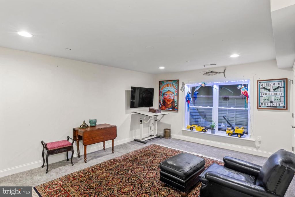 Image 47 of property listing at 24 MAXWELL SQ, Frederick, MD 21701