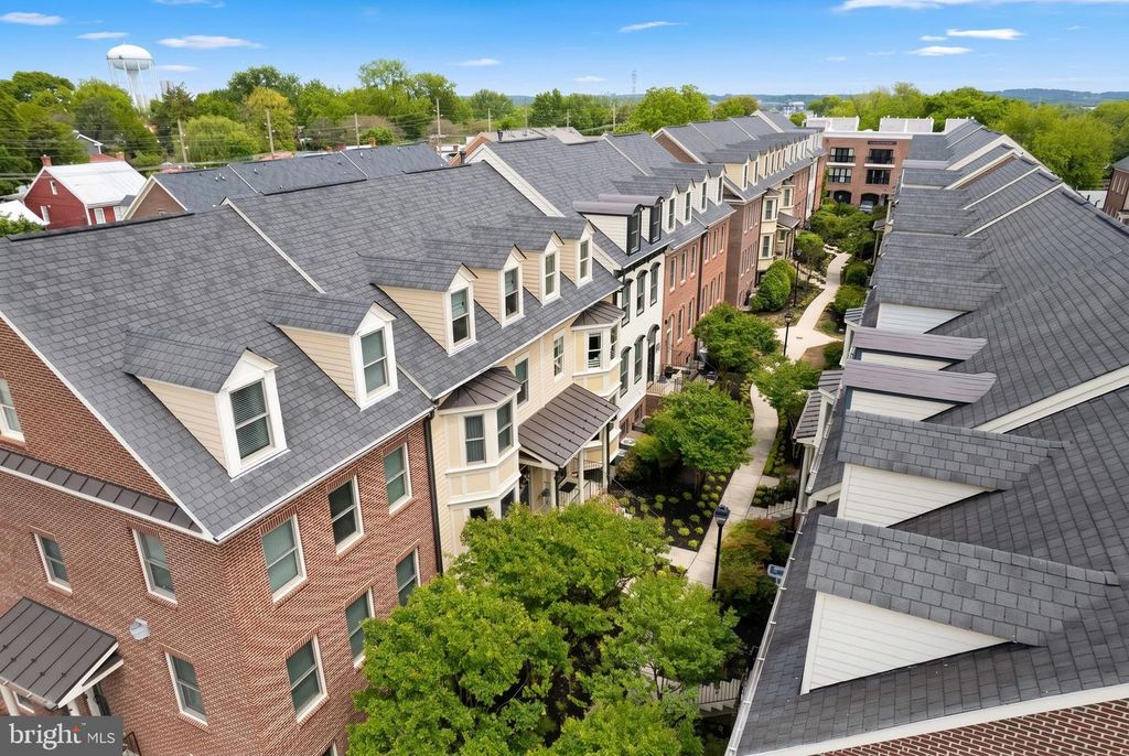 Image 53 of property listing at 24 MAXWELL SQ, Frederick, MD 21701