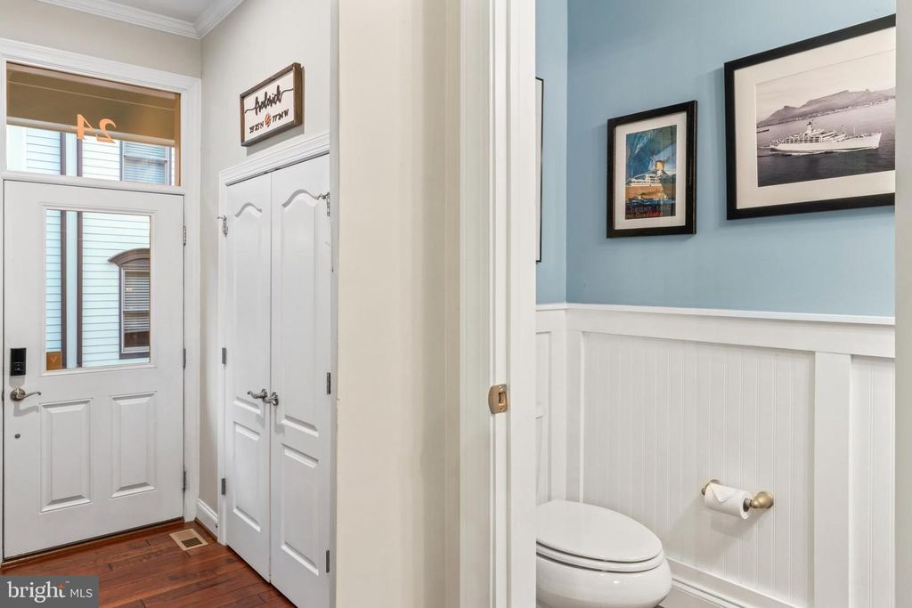Image 7 of property listing at 24 MAXWELL SQ, Frederick, MD 21701
