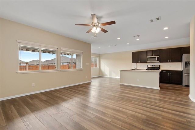 111 Crooked TRL, Bastrop, TX 78602