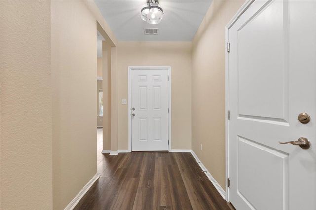 111 Crooked TRL, Bastrop, TX 78602