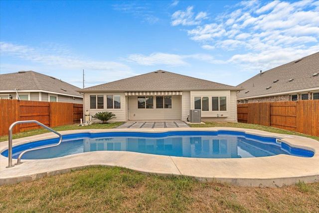 111 Crooked TRL, Bastrop, TX 78602