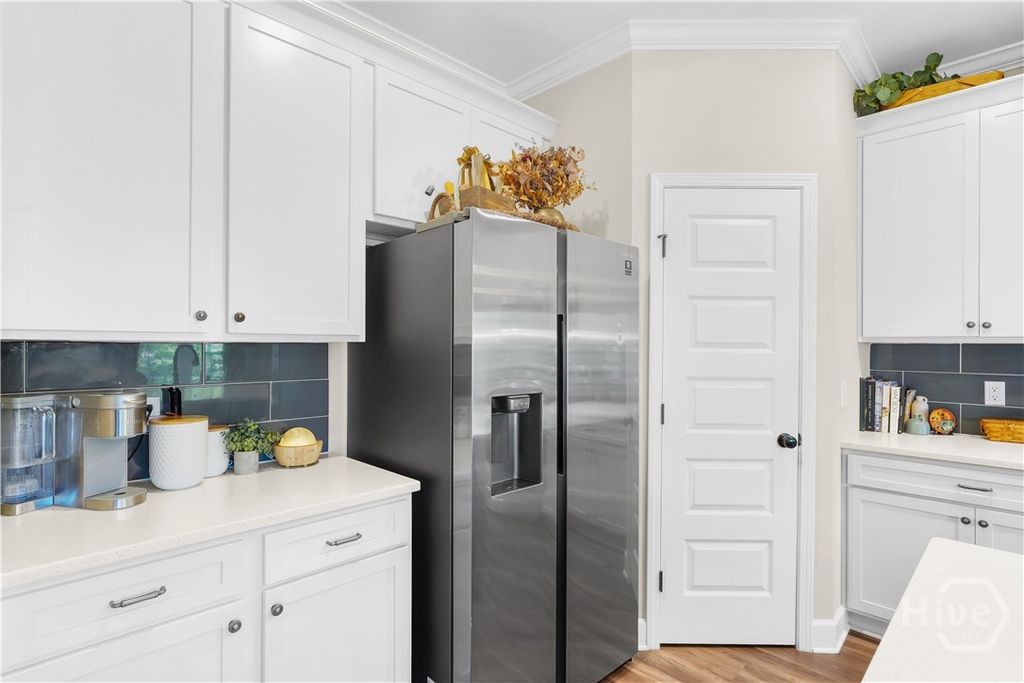 Image 11 of property listing at 132 Wexford Drive, Richmond Hill, GA 31324