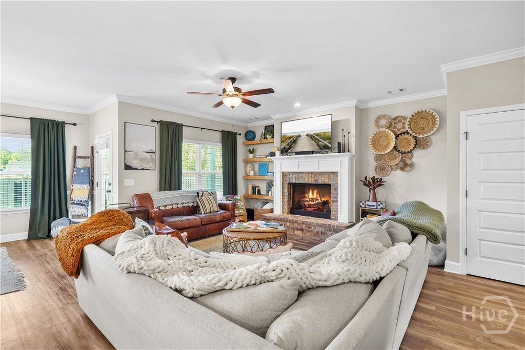Image 7 of property listing at 132 Wexford Drive, Richmond Hill, GA 31324