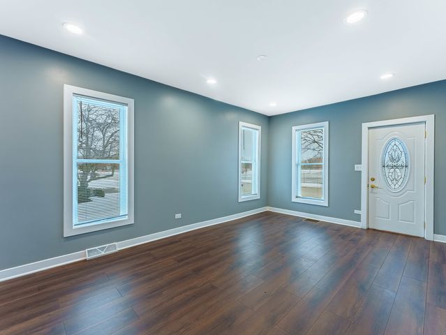 214 S Prospect Street, Marengo, IL 60152