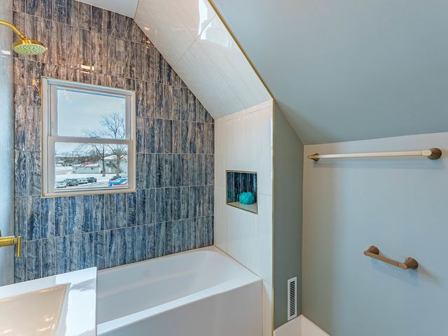 214 S Prospect Street, Marengo, IL 60152