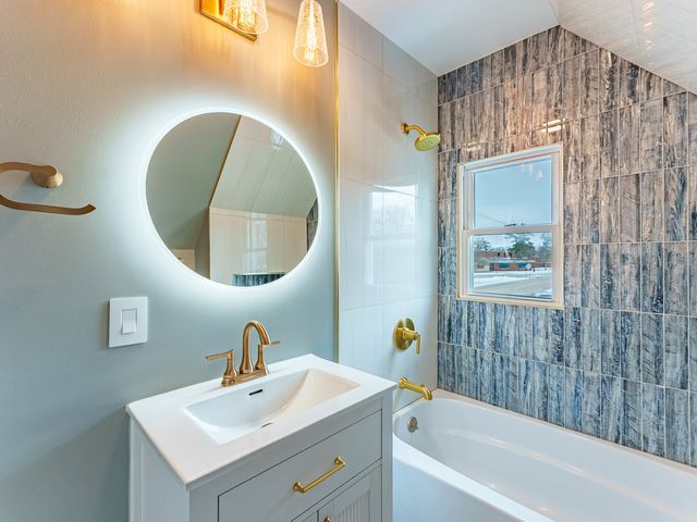 214 S Prospect Street, Marengo, IL 60152