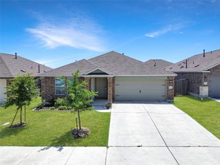 621 Milliner LOOP, Hutto, TX 78634