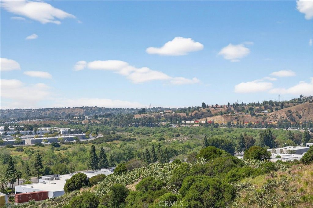 Image 7 of property listing at 5515 Camino, Yorba Linda, CA 92887