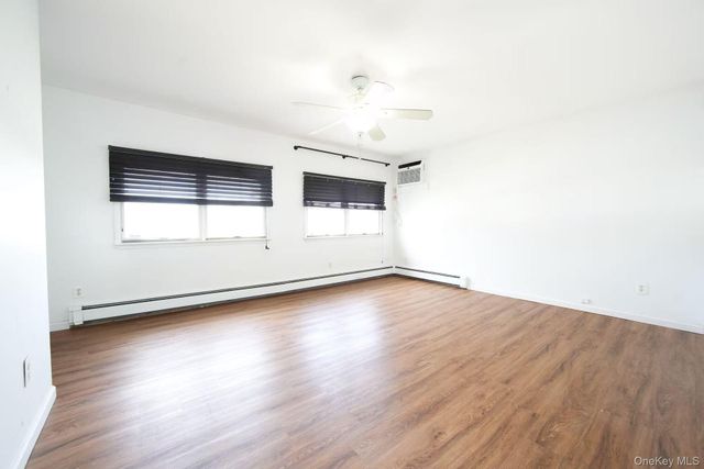 32 Needle Lane, Levittown, NY 11756