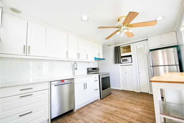 32 Needle Lane, Levittown, NY 11756