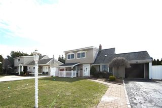 32 Needle Lane, Levittown, NY 11756